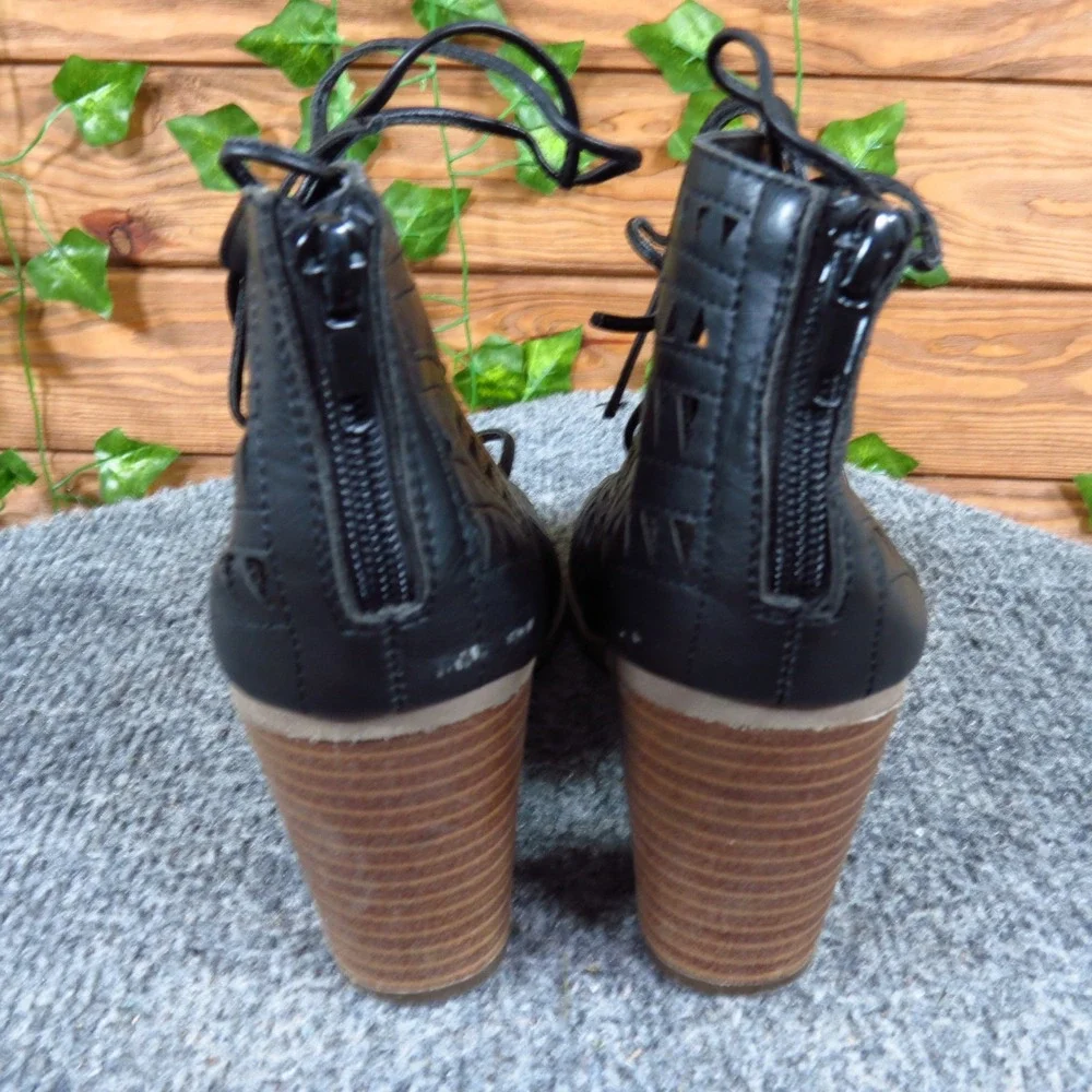 Maurices Women Laser Cut Lace Up Heeled Sandal Size 7 Dressy Black Bootie